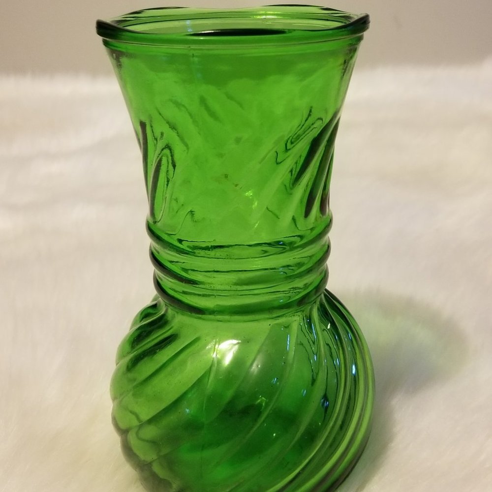 Green Glass Vase with Swirl Design Scalloped Edge